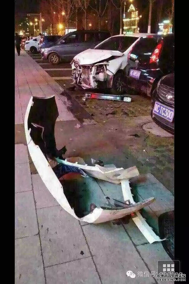 事故丨秦皇島開發(fā)區(qū)廣緣超市附近發(fā)生連環(huán)車禍！司機逃逸