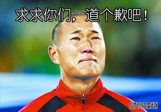 人在江湖漂，哪能不挨“扔”。布拉特被扔錢還算幸運(yùn)，比他慘的大有人在。不少政要名人都遇到一件令人尷尬的事情：被扔?xùn)|西。