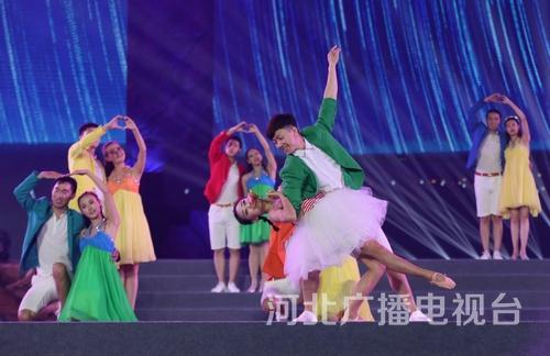 歌曲《海的戀歌》。看人們將幸福寫在臉上，我的海洋，我的時(shí)光，我的愛人，我的姑娘。