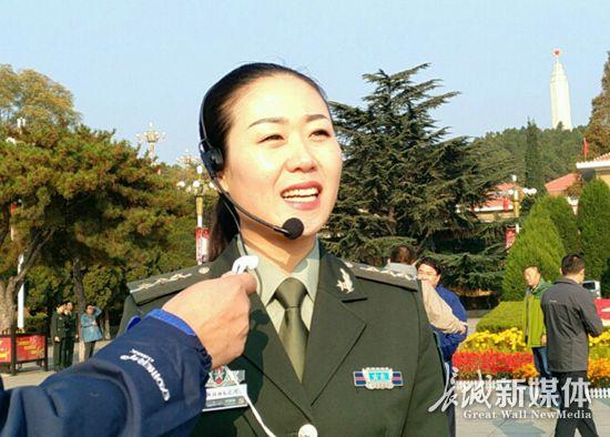 講解員劉曉曉說，要把老一輩無產階級革命家的故事宣講出去。記者 煙成群 攝
